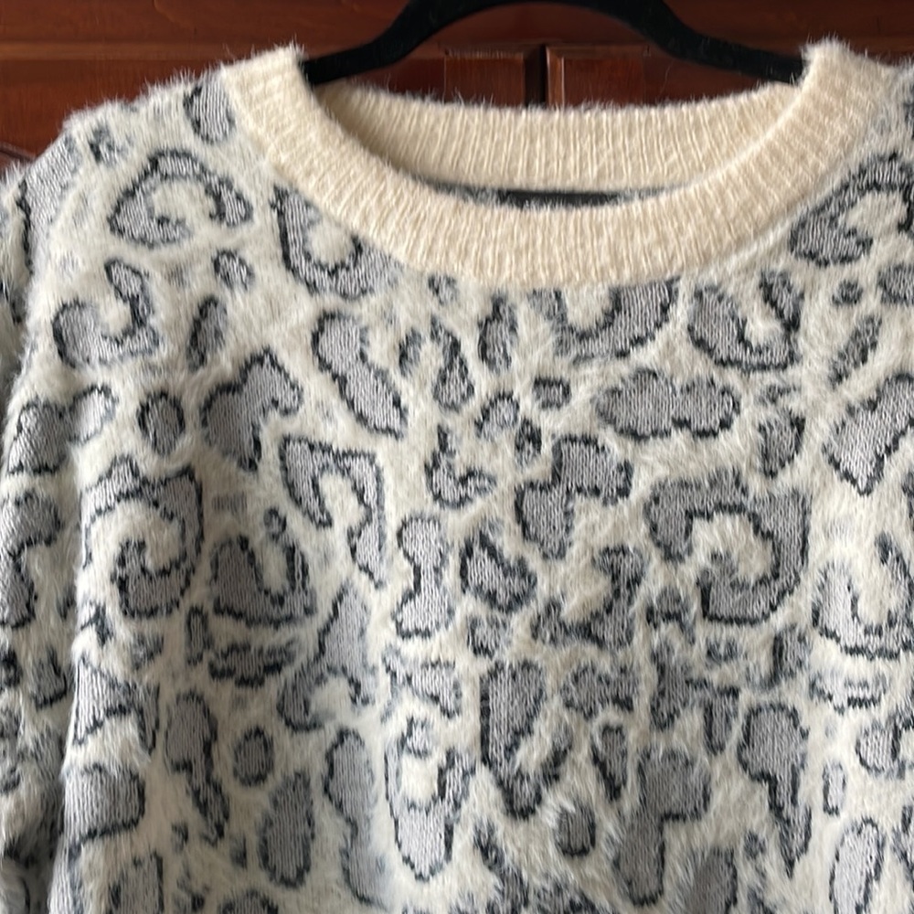 ii Sisters Cream Gray Leopard Print Sweater - Picture 2 of 5